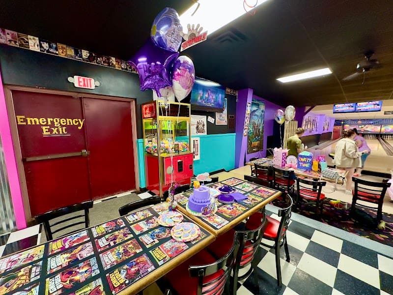 KingPins Bowling | Siloam Springs photo 3