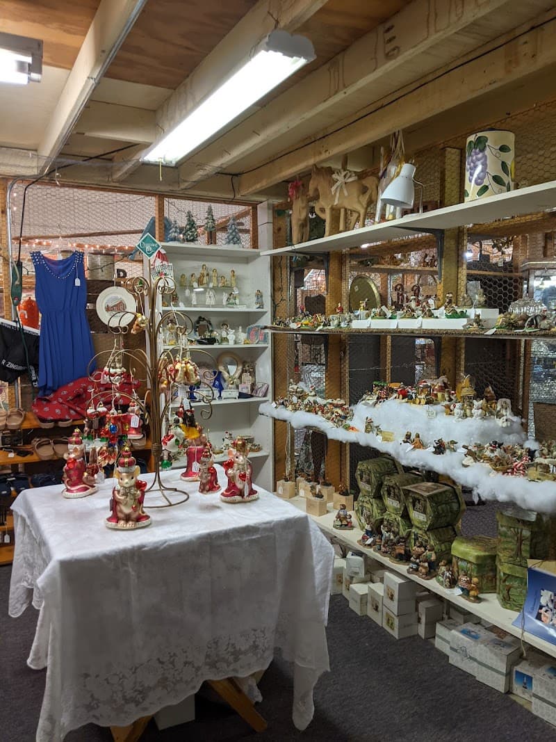 Hoover's Have All Mall photo 3