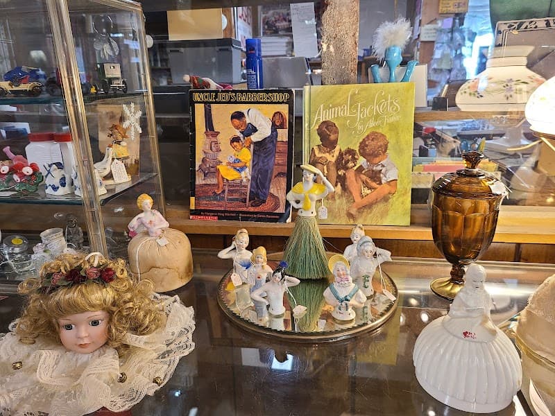 Hoover's Have All Mall photo 4