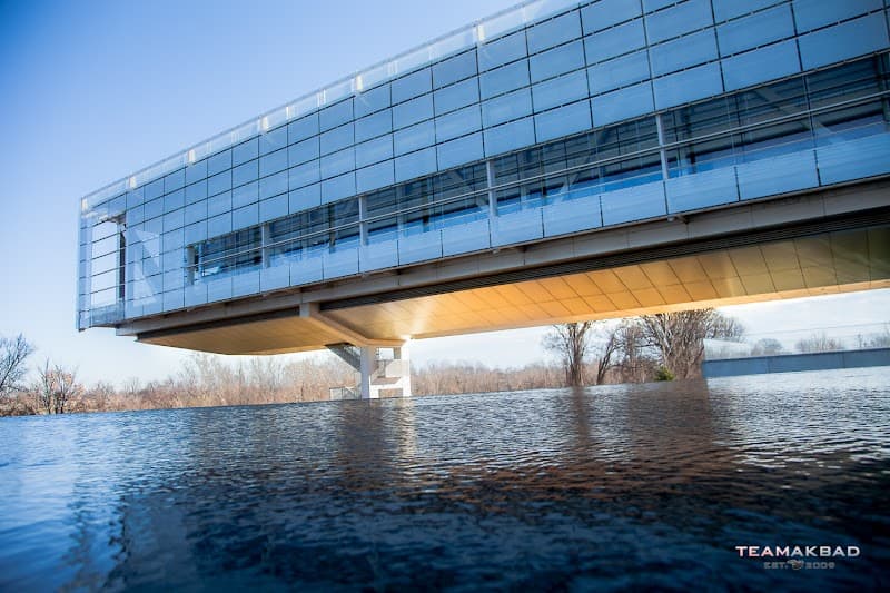 William J. Clinton Library and Museum photo 3