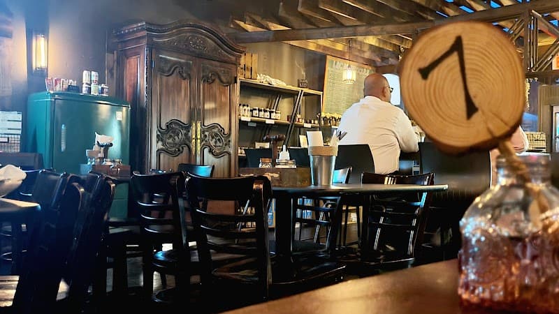 Lollipops Woodfire & Grocery photo 5