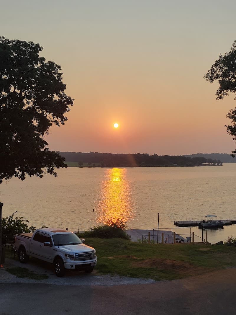 Lee's Grand Lake Resort photo 6