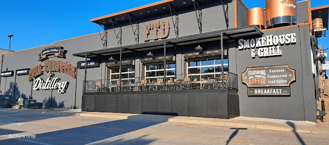 Full Throttle Distillery Grill & SmokeHouse photo 2