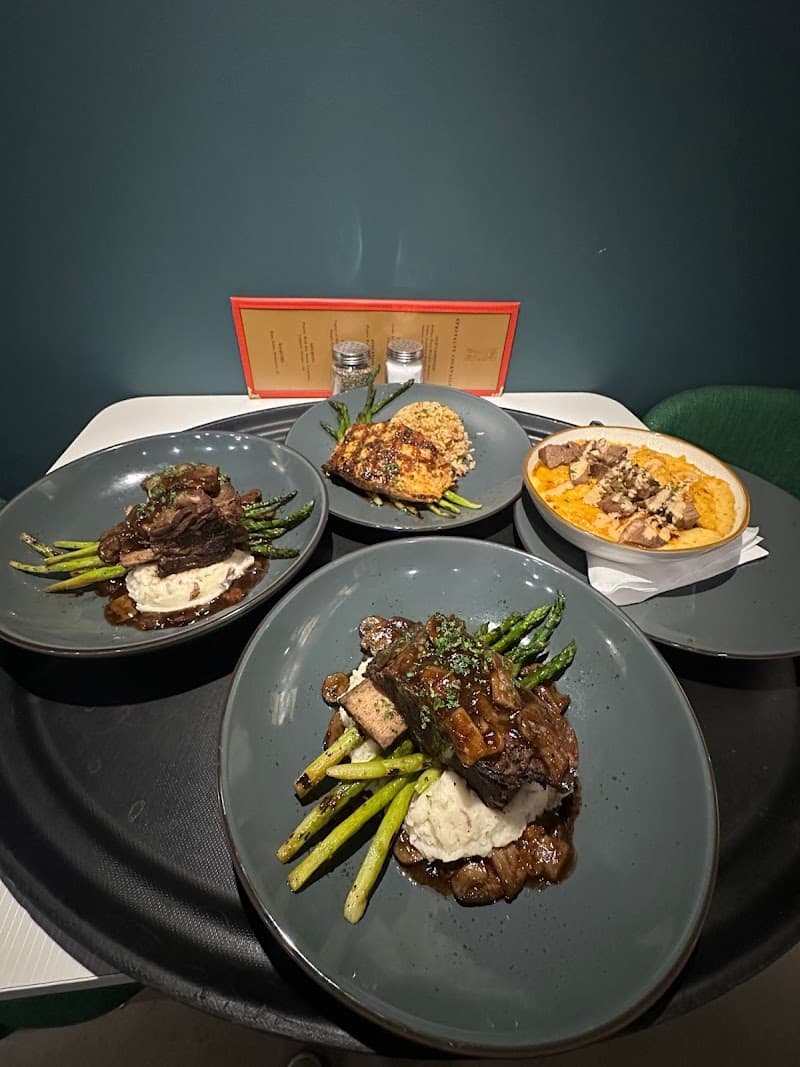 Red Door Grille photo 3