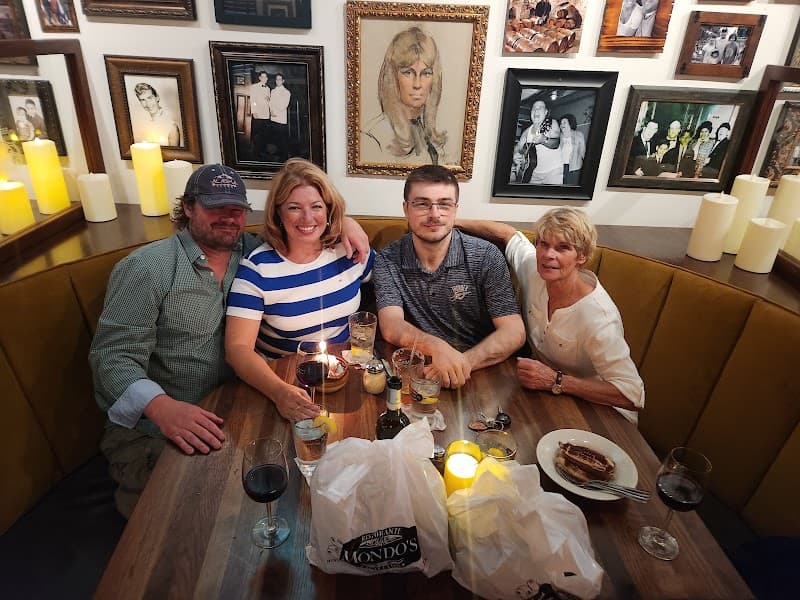 Mondo's Ristorante Italian photo 4