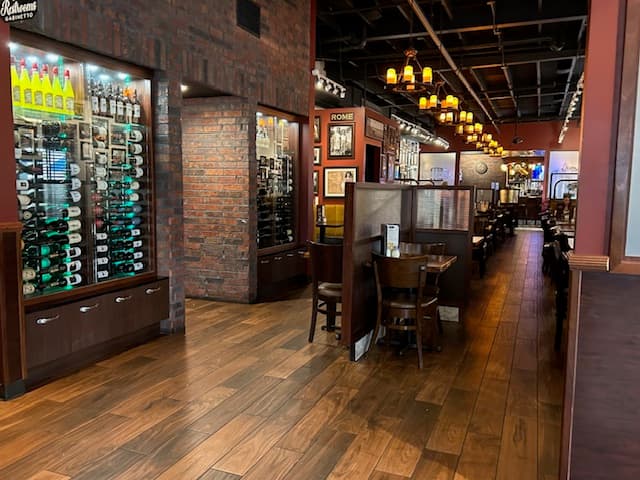 Mondo's Ristorante Italian photo 6