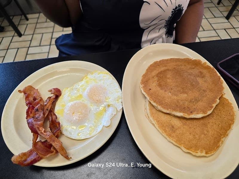 Miss Anna's on Towson photo 6