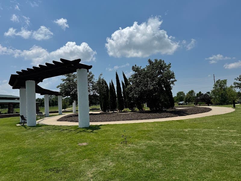 Orchards Park photo 3