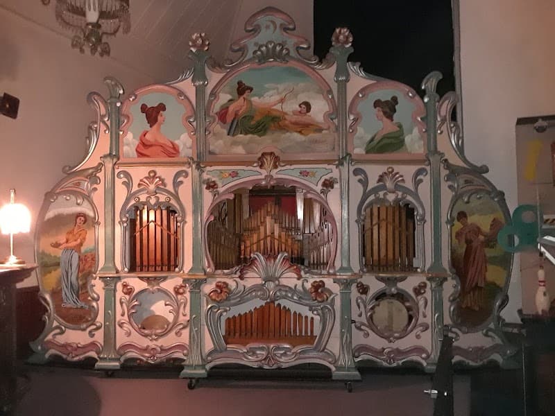 Intrigue Theater photo 5