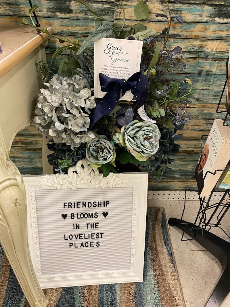 Antique-ish Antique Mall and Flea Market photo 4