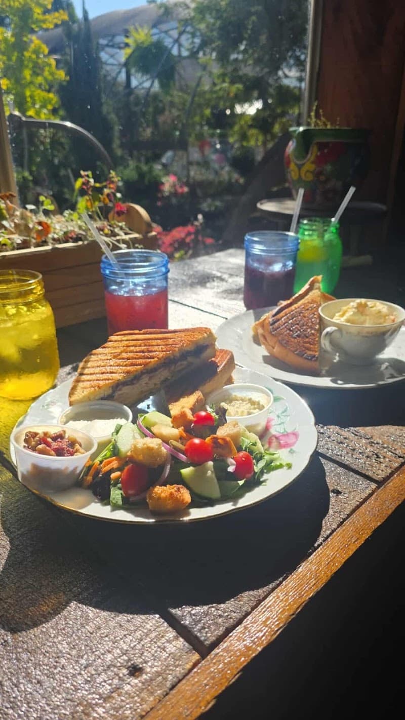 Azaleas Garden Bistro photo 5