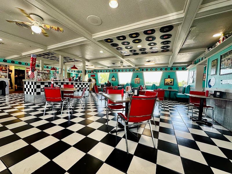 Dairy Dip Diner - Van Buren photo 4