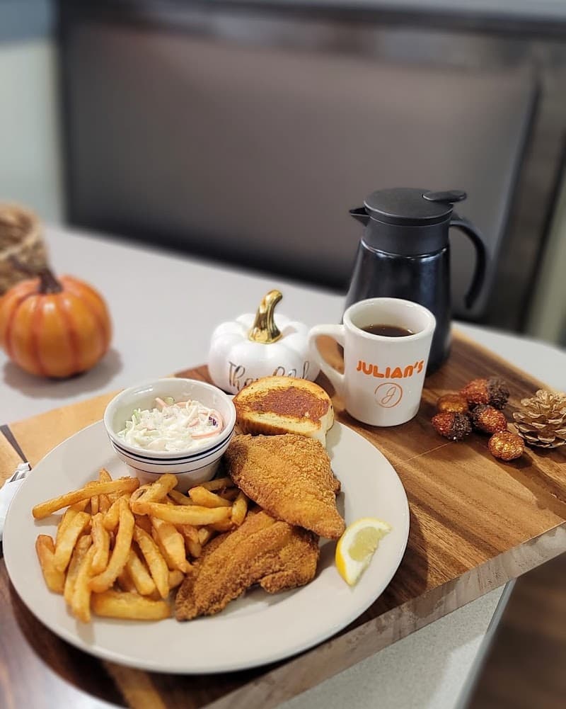 Julian's Diner photo 3