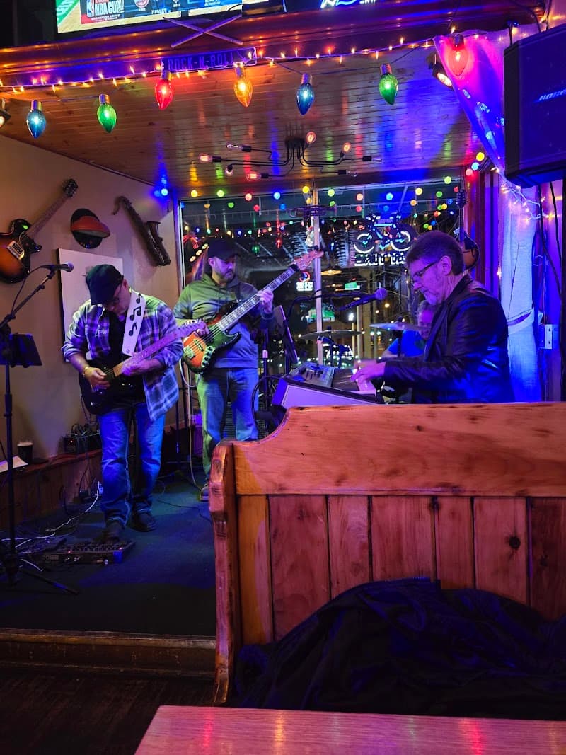 Flappers Bar and Grille photo 6