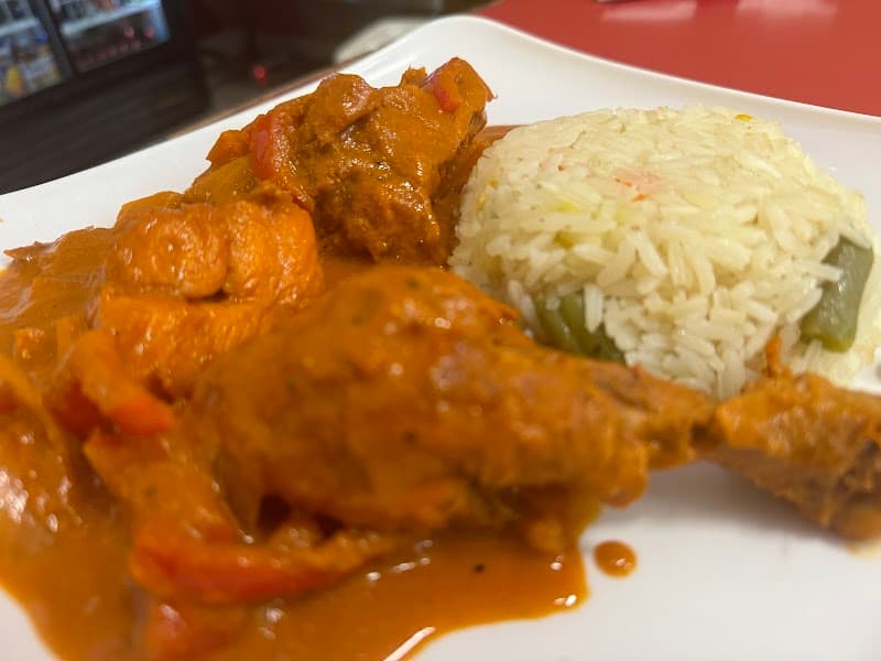 Lulus pupuseria y más photo 6