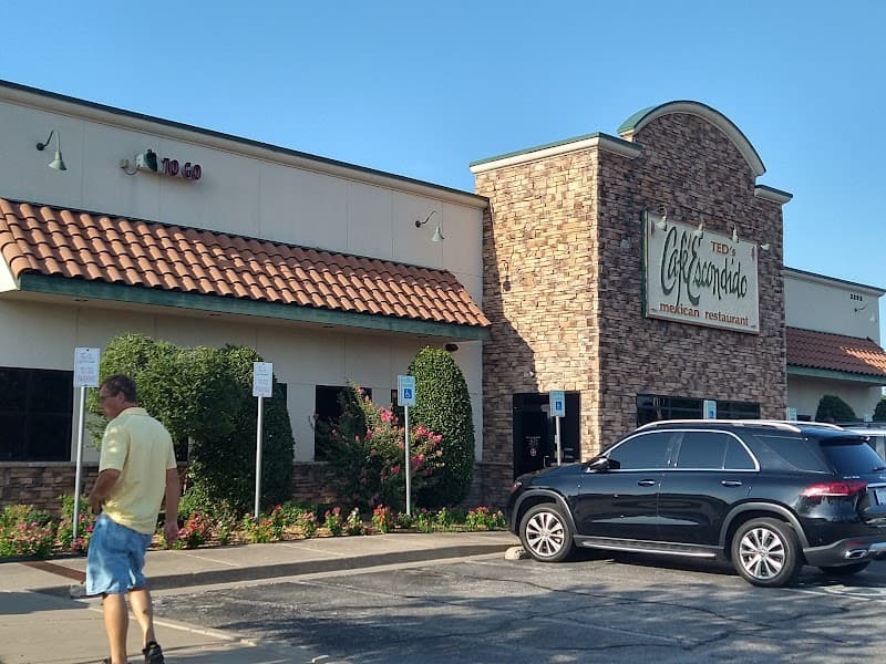 Ted's Café Escondido photo 4