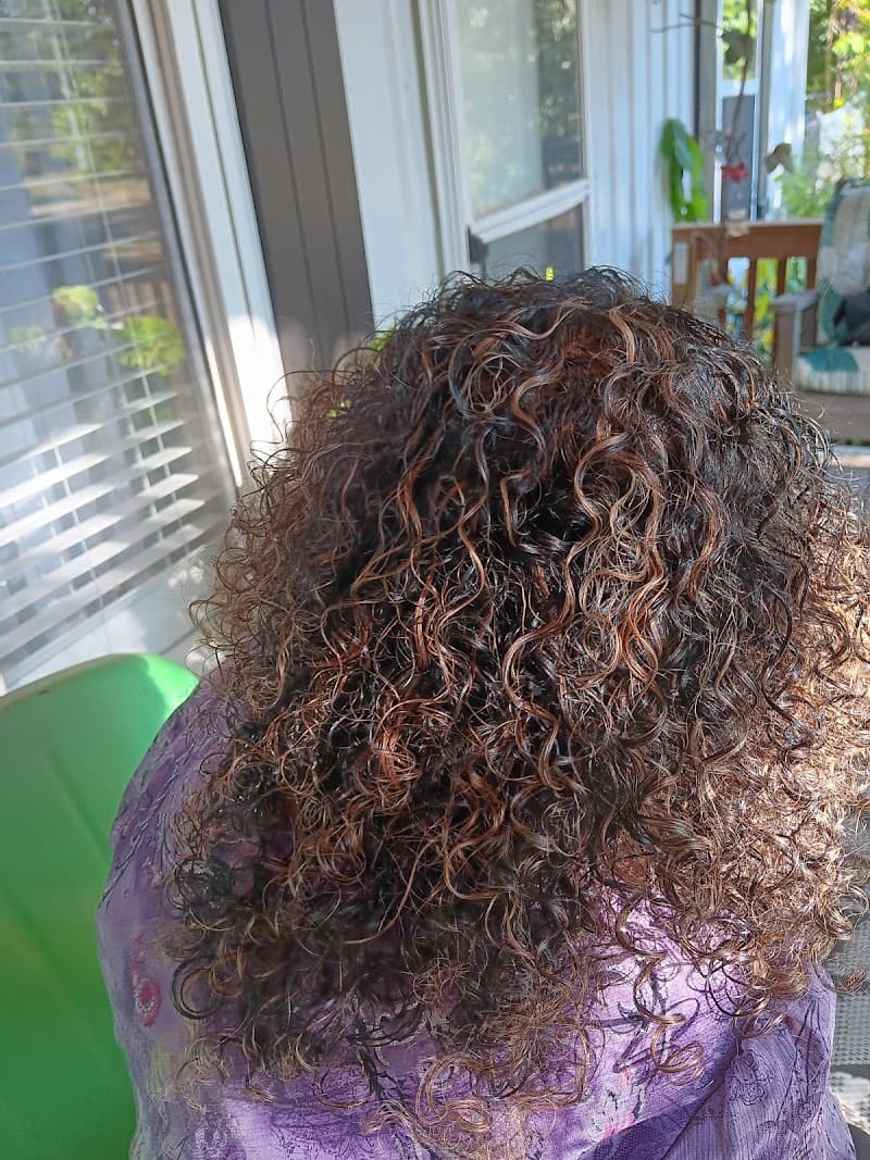 Tangles & Curls photo 2