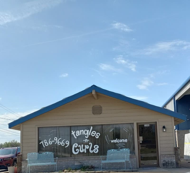 Tangles & Curls photo 4