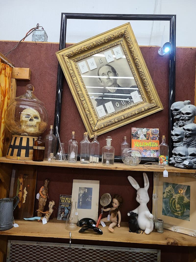 Willow Green Acres Antique Mall and Nursery photo 4