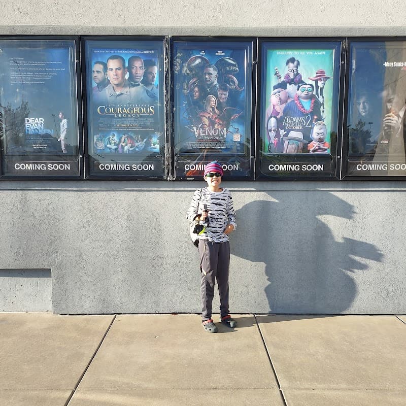 B&B Theatres: Ozark/Nixa 12 photo 5