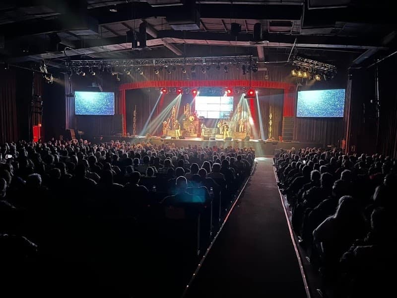 Branson's Famous Baldknobbers Show - Now Performing in The Hughes Brothers Theatre photo 4