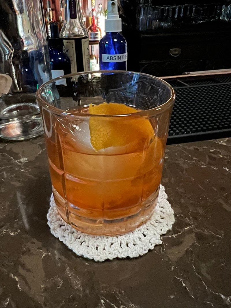 Revival Lounge photo 4