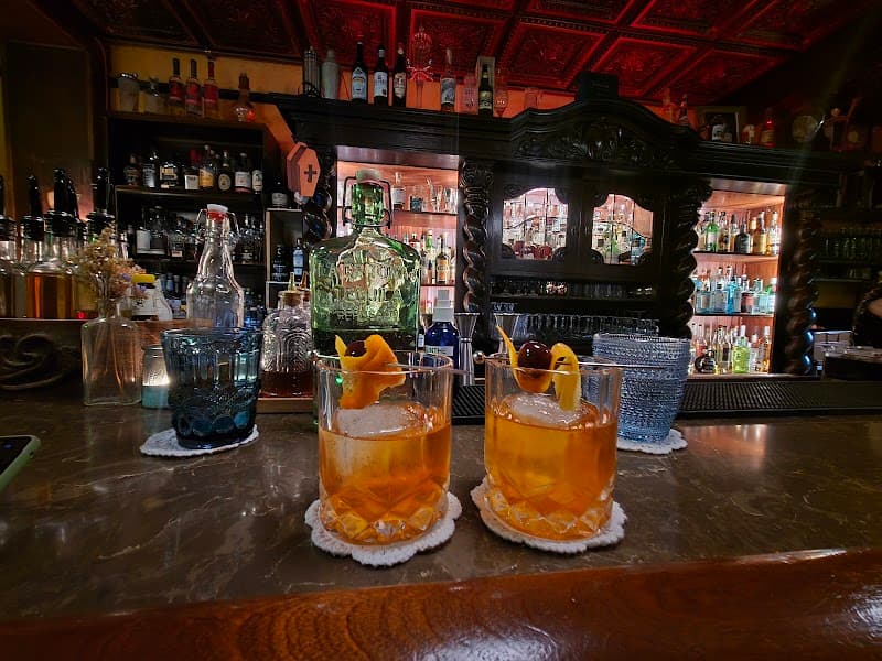 Revival Lounge photo 6