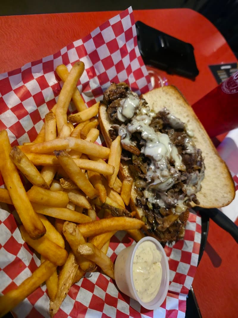 Grub's Bar & Grille photo 3